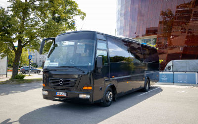 MERCEDES BENZ 1223 Black