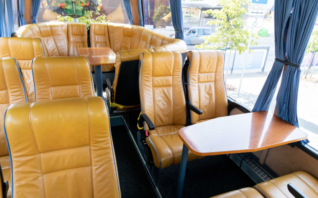 Autobusu noma MERCEDES BENZ 1223 Black