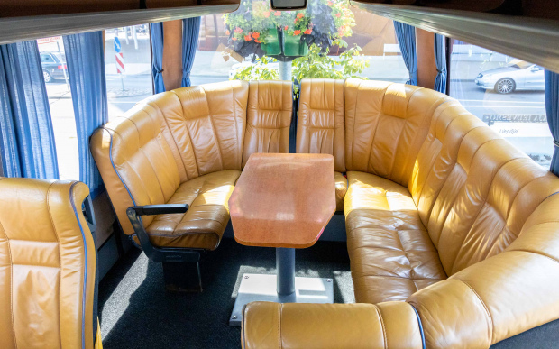 Autobusu noma MERCEDES BENZ 1223 Black