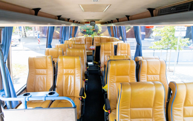 Autobusu noma MERCEDES BENZ 1223 Black