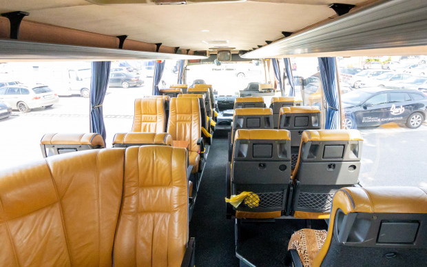 Autobusu noma MERCEDES BENZ 1223 Black