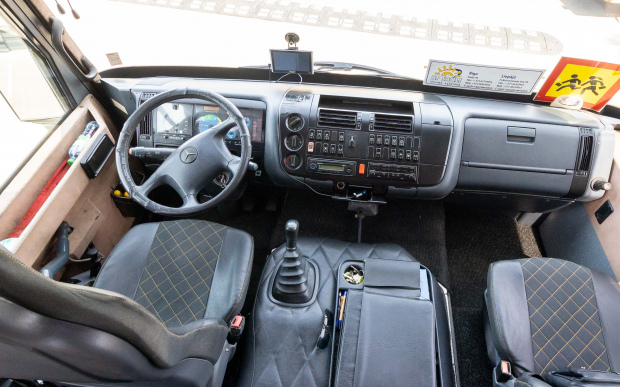 Autobusu noma MERCEDES BENZ 1223 Black