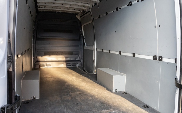 Autobusu noma MB Sprinter Kravu