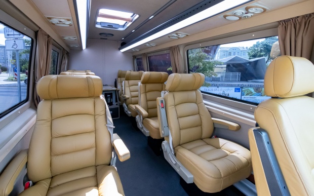 Autobusu noma MB SPRINTER LUX