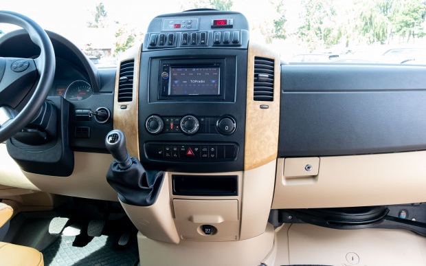 Autobusu noma MB SPRINTER LUX